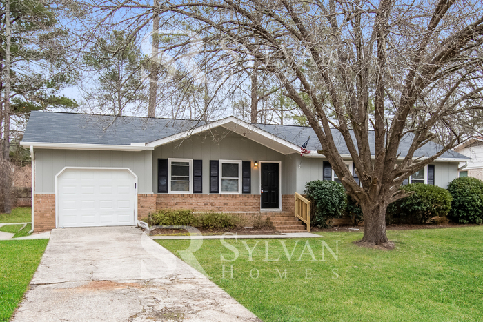 Primary Photo - Charming 3 BR, 2 BA home is move-in ready