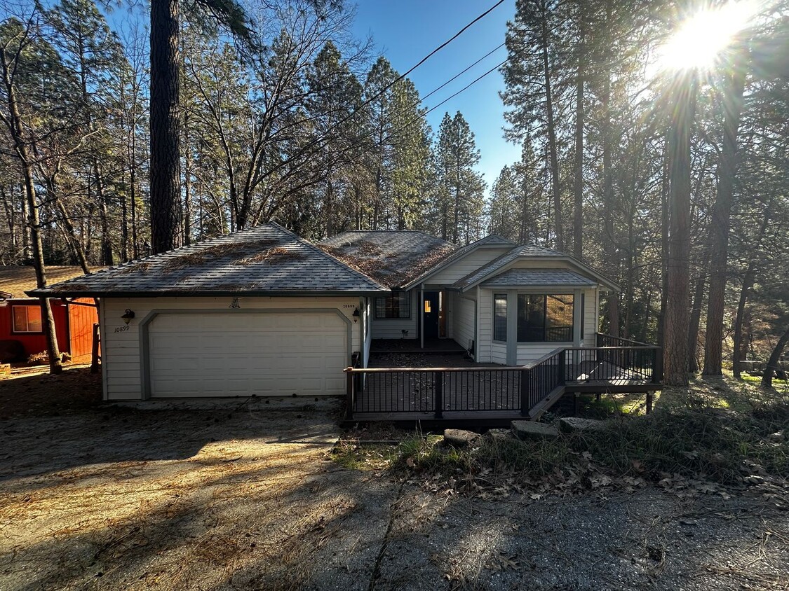 Primary Photo - Spacious Single Family Home in Alta Sierra