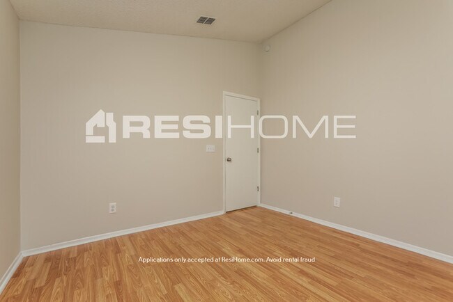 Building Photo - 1359 Woodfield Oaks Dr