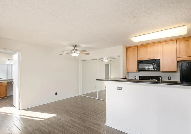 Building Photo - 75 S Reynolds St