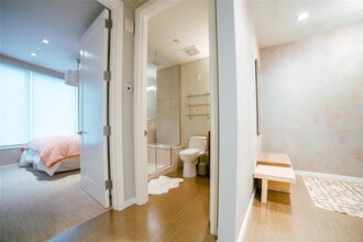 Building Photo - 200 N Congress Ave