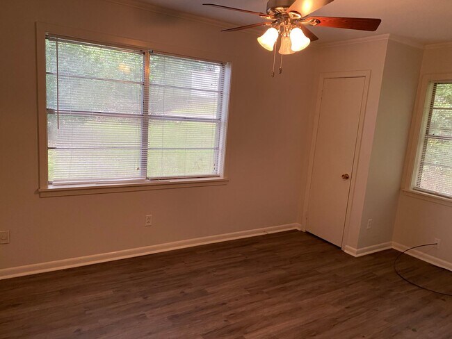Foto del edificio - 3 Bedroom 1.5 Bath Home in Pineville, LA