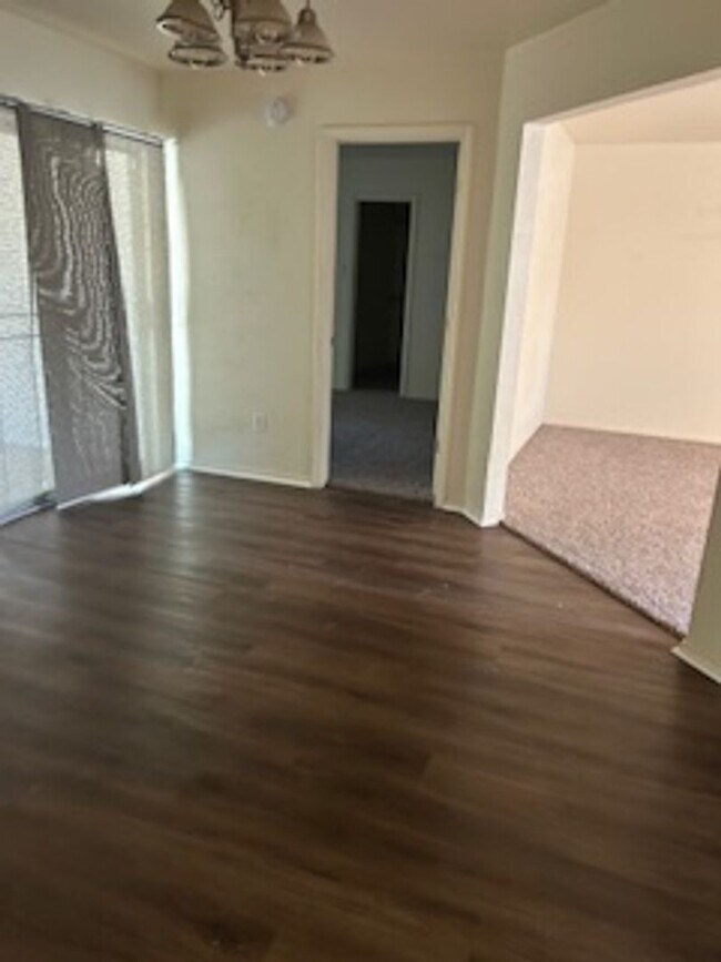 Foto del edificio - 2305 Upland Bend Dr