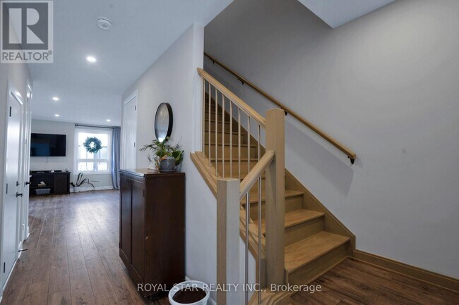 Building Photo - 175 Doan Dr