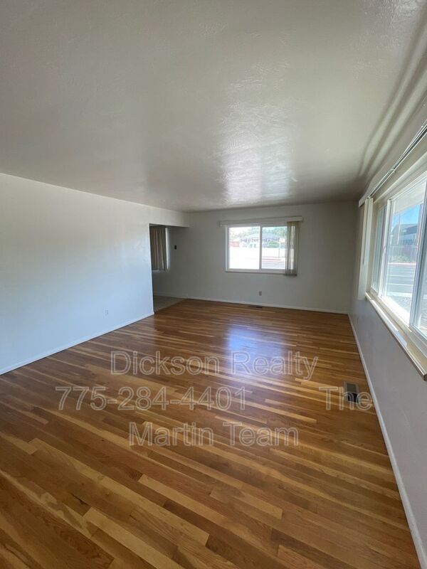 Building Photo - 685 Genoa Ave