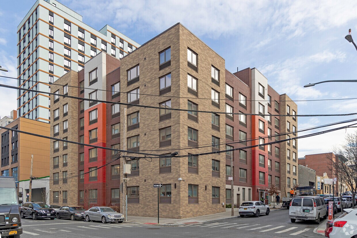 Primary Photo - New Roads Plaza