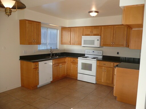 Building Photo - 643 Cordelia Dr