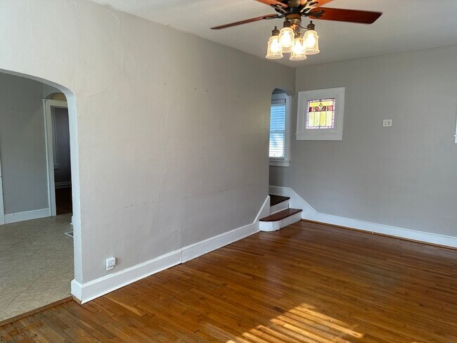 Foto del edificio - Charming Home 2 Bedroom 1 Bath Home In Krkwood, Mo.