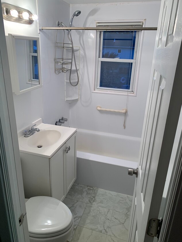 Primary Photo - 392 Sherbrooke Rd