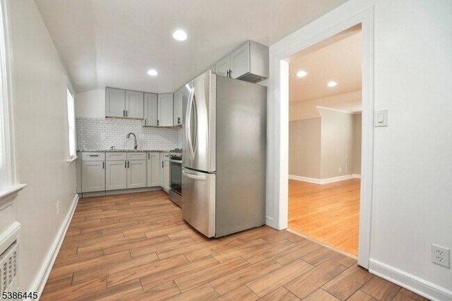 Foto del edificio - 36 Derwent Ave