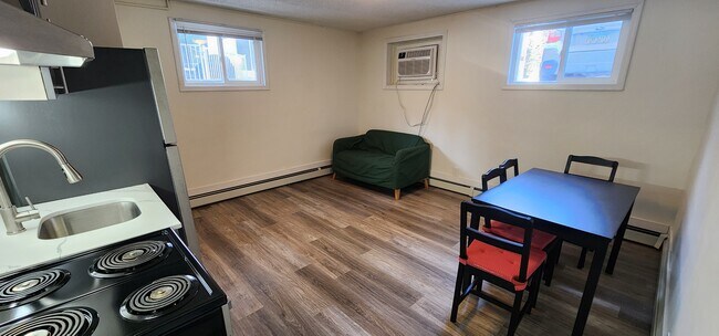 Building Photo - 1119 2nd St SW