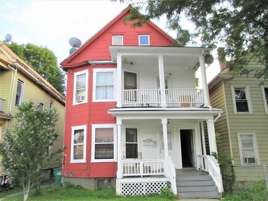Primary Photo - 716 Main St