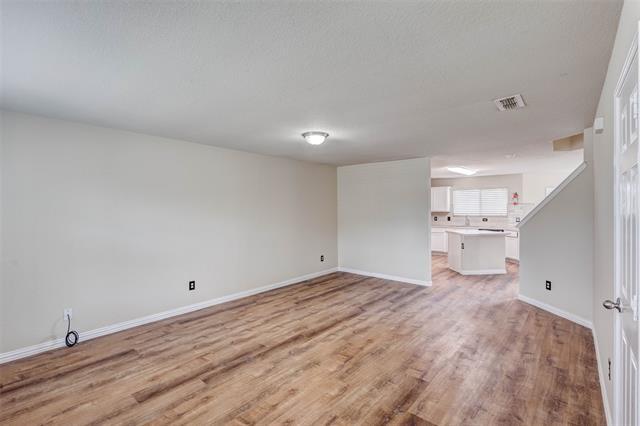 Building Photo - 917 Bloomfield Dr