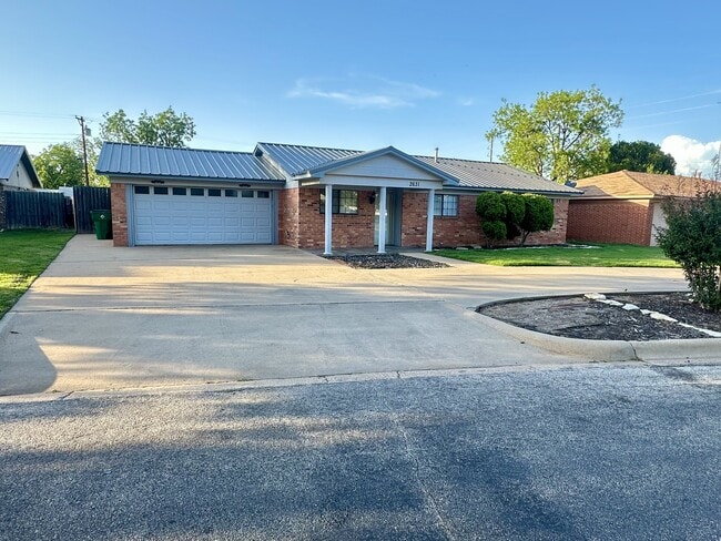 2631 Sunset Dr