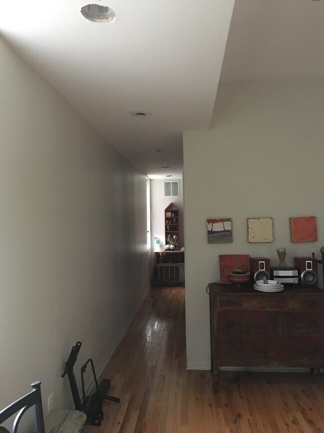 Building Photo - 4106 S Lake Park Ave