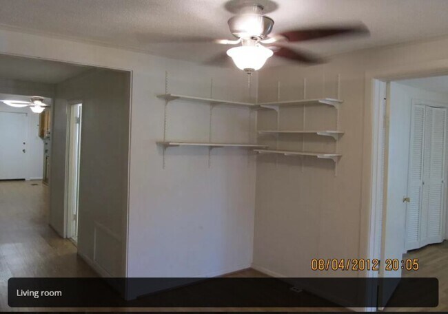Building Photo - 2613 Albion St,