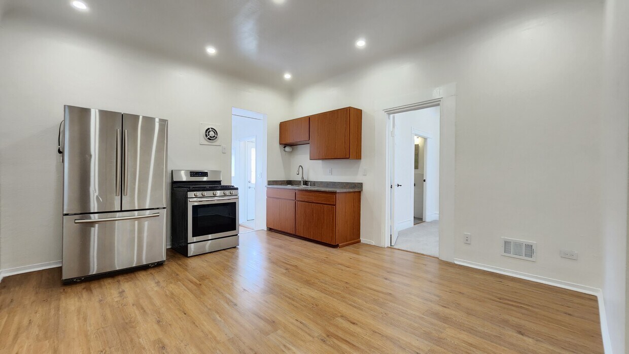 Primary Photo - 275 Brighton Ave
