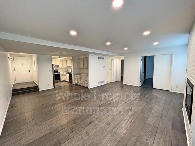 Foto del edificio - 701 N Harlan St