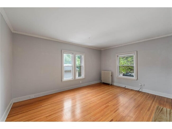 Building Photo - 2733 Girard Ave S