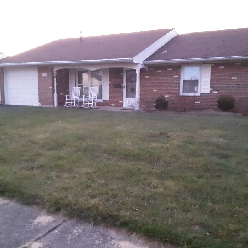Building Photo - 3995 New York Dr