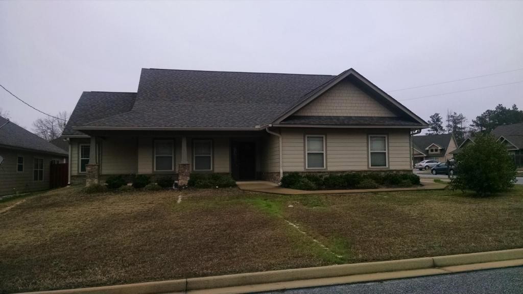 Primary Photo - 11 Lee Rd 2173