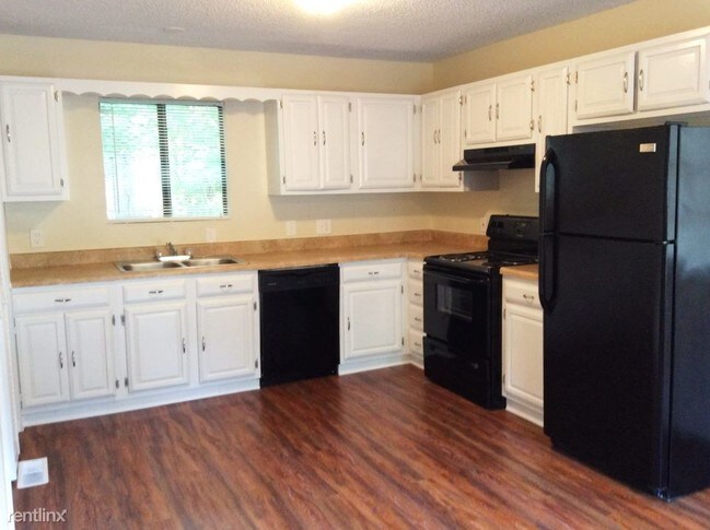 Building Photo - 6273 Branch Hill Cir