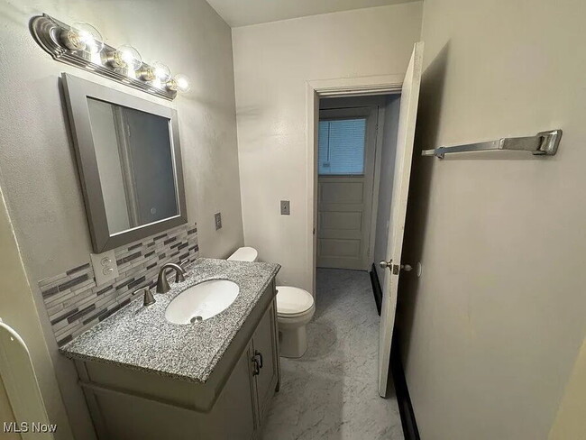 Foto del edificio - 3664 W 48th St