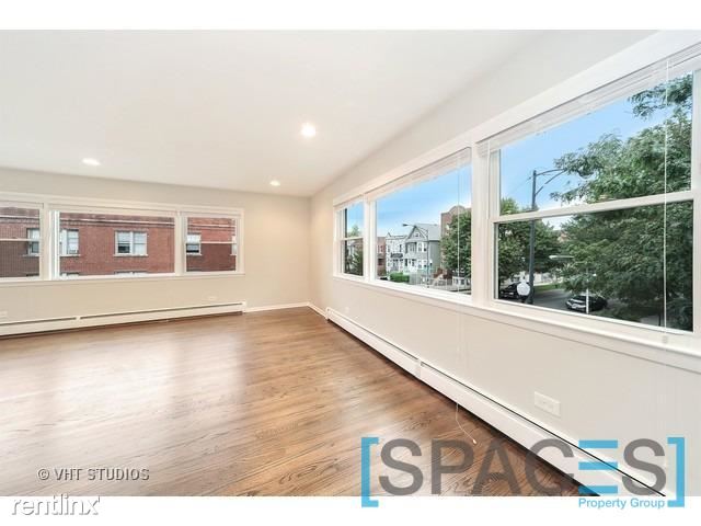 Foto principal - 3734 W Wrightwood Ave