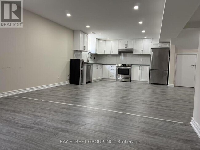 Photo du bâtiment - BSMT-4 ROBINSON STREET