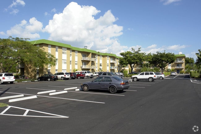 Building Photo - Miller Lake Apartments