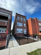 Building Photo - 122 S Central Ave