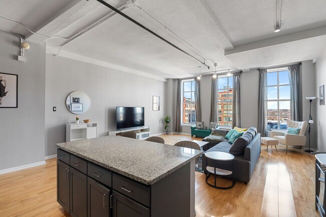 Building Photo - Downtown 1 bed Furnished Apartment for Ren...