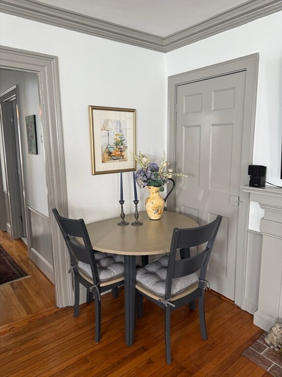 Building Photo - 8 Williams St