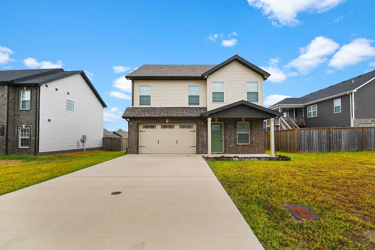 Primary Photo - Pet Friendly Three Bedroom!