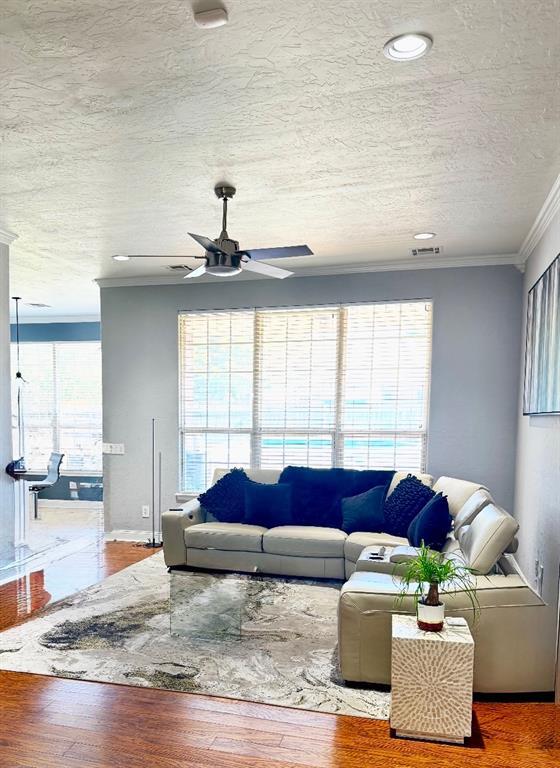 Foto del edificio - 9217 Forest Cove Cir