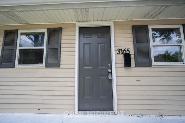 Photo - "Charming 2-Bed Gem in Prime Indianapolis Location – Cozy 768 Sq Ft Home Awaits!"