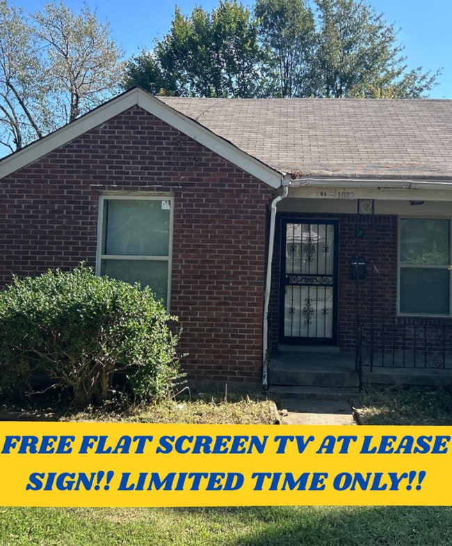 Photo - 1032 N Evergreen St Apartment