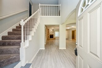 Building Photo - 602 Mobile Ct