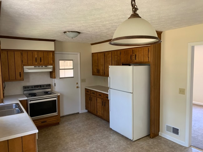 Building Photo - 3748 Cutler Dr SW