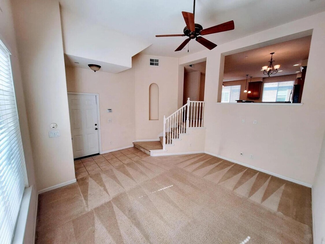 Foto principal - 2580 W El Camino Ave
