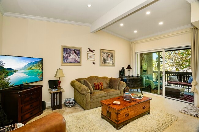 Foto del edificio - 8840 Villa La Jolla Dr
