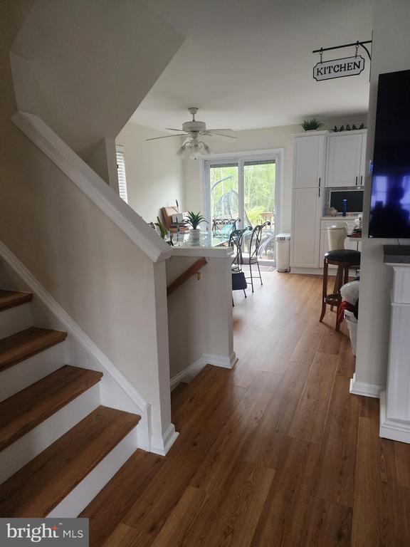 Foto del edificio - 16 Charles Ct