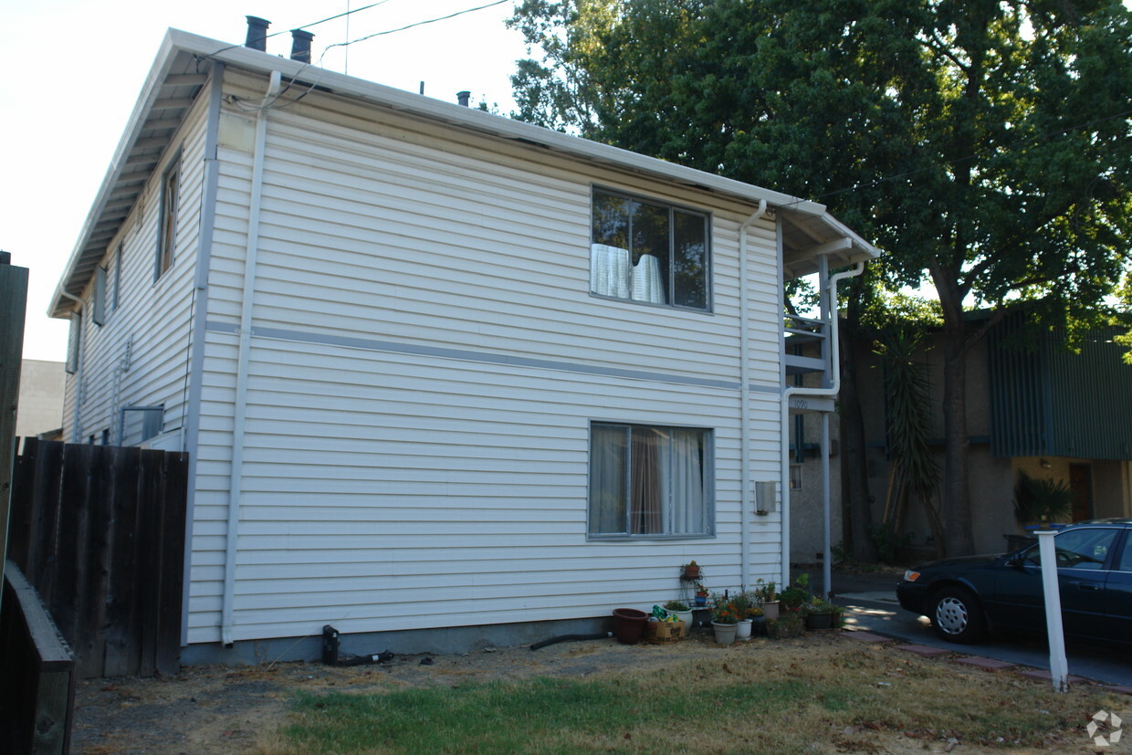 Building Photo - 1090 Myrtle St
