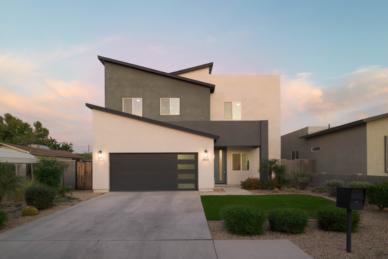 Home exterior - 2821 N 28th Pl