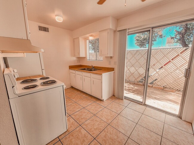 Foto del edificio - 1 month free rent move in promotion! Don't miss out on this Eastside apartment