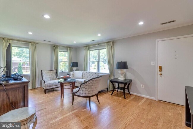Foto del edificio - 7613 Hamlet St