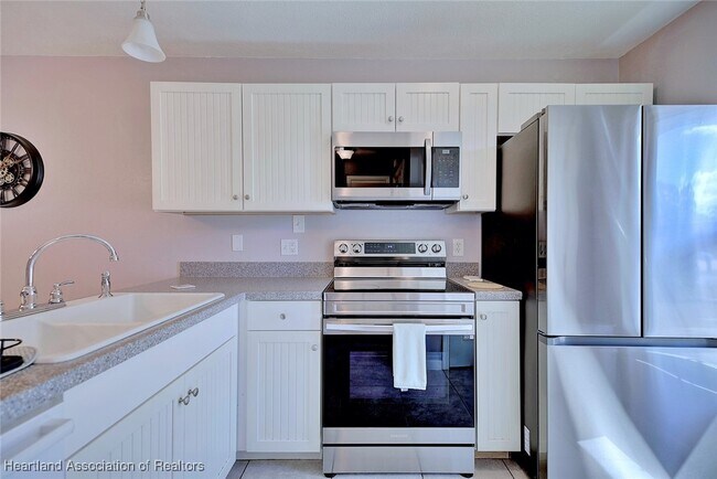 Foto del edificio - 4706 Mercado Dr