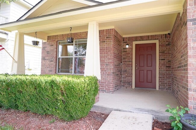 Building Photo - 6017 Nelson Oaks Dr
