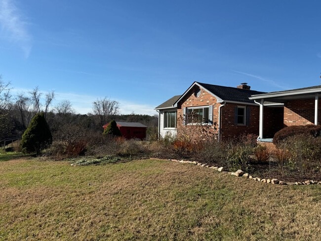 Foto del edificio - 5802 Roach Ridge