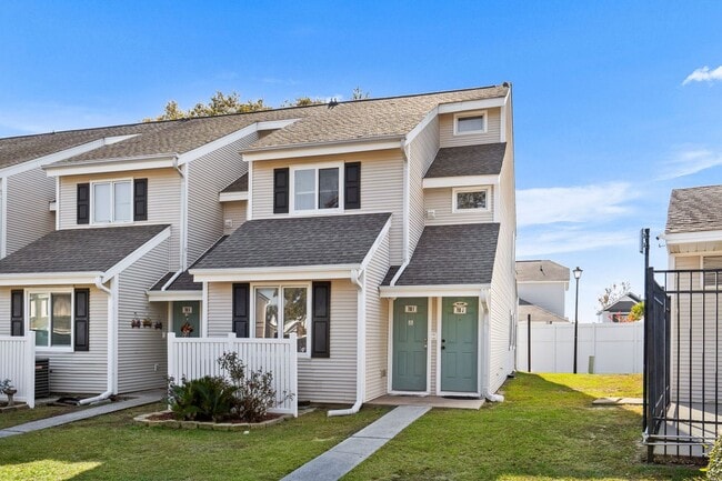 Now Allowing 1 small dog under 30Lbs - Spacious 2 bed/2 bath Deer Creek Villas-Surfside - Now Allowing 1 small dog under 30Lbs - Spacious 2 bed/2 bath Deer Creek Villas-Surfside Apartment